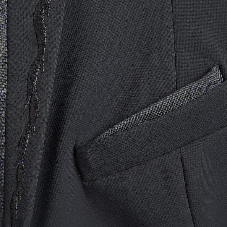 LOUISA_MATT_FLOWER_ANTHRACITE_TT_DETAIL[1]