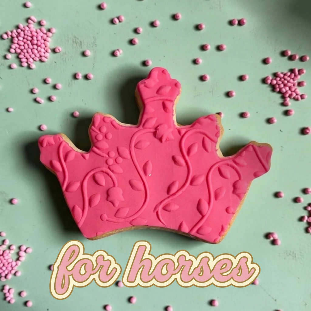Queen's Crown – Sprinkles & Sparkles Single Horse Treat